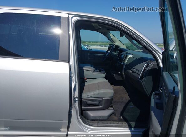 1C6RR7LG4HS618203 2017 RAM 1500 Silver Front interior view