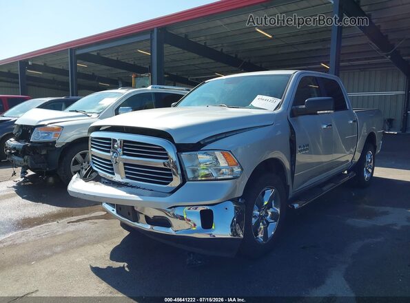 1C6RR7LG4HS618203 2017 RAM 1500 Silver Front view