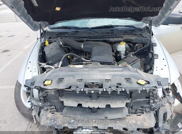 1C6RR7LG5HS681844 2017 RAM 1500 Silver Widok z tyłu