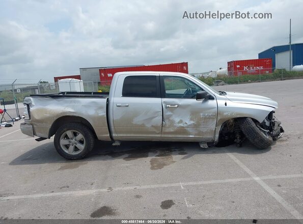 1C6RR7LG5HS681844 2017 RAM 1500 Silver Widok wnętrza 360 stopni