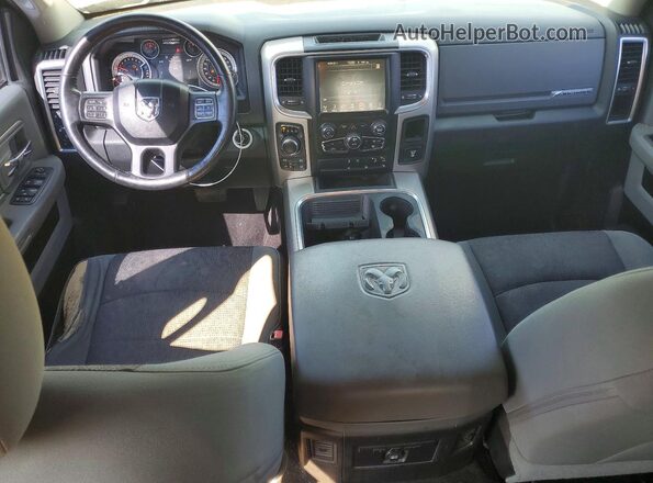 1C6RR7LG7GS401906 2016 RAM 1500 Черный Вид панели приборов