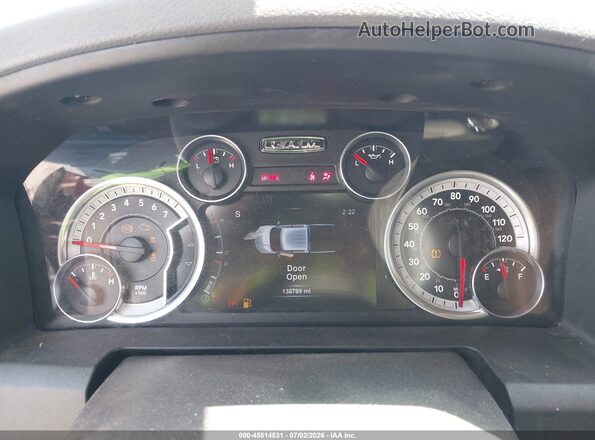 1C6RR7LG8GS411909 2016 RAM 1500 Burgundy Вид задніх сидінь