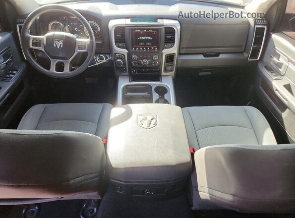 1C6RR7LGXPS519044 2023 RAM 1500 Black Widok deski rozdzielczej