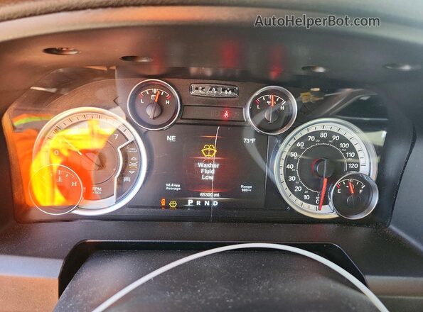 1C6RR7LGXPS519044 2023 RAM 1500 Black Widok zestawu wskaźników