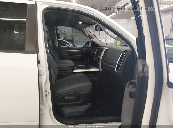 1C6RR7LM6GS392847 2016 RAM 1500 White Front interior view