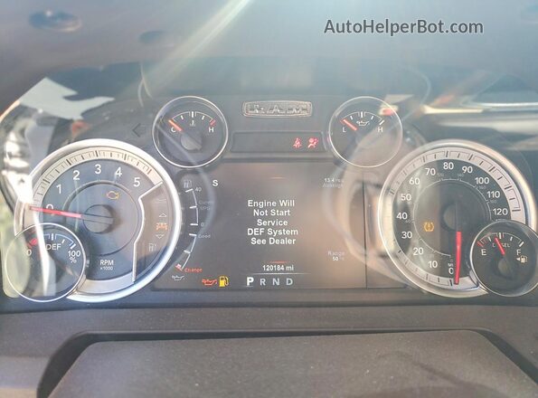 1C6RR7LM7HS874132 2017 RAM 1500 White Widok zestawu wskaźników