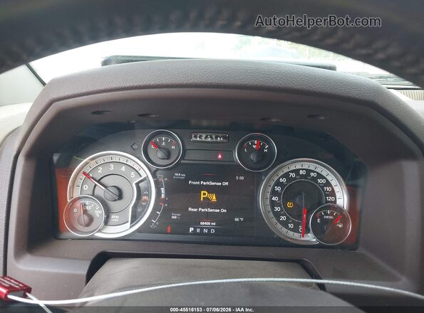 1C6RR7LMXGS238867 2016 RAM 1500 White Widok tylnych siedzeń