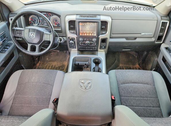 1C6RR7LT1GS138521 2016 RAM 1500 Silver Dashboard view
