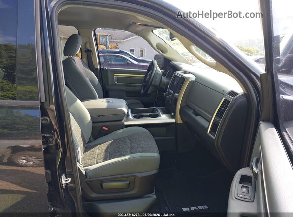 1C6RR7LT2JS337942 2018 RAM 1500 Черный Вид салона спереди