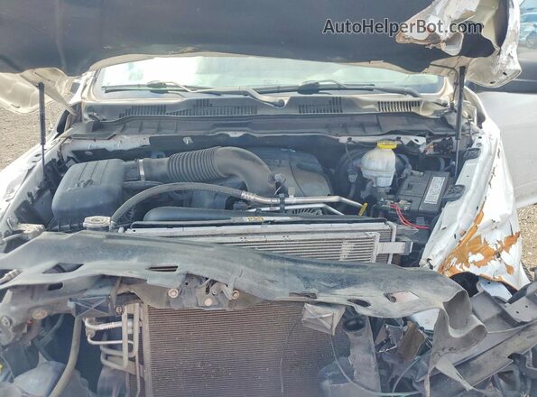 1C6RR7LT2KS672510 2019 RAM 1500 White Widok wnętrza z tyłu