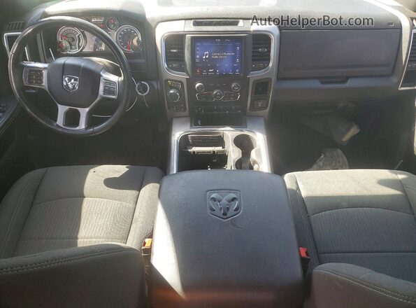 1C6RR7LT3MS553951 2021 RAM 1500 Черный Вид панели приборов