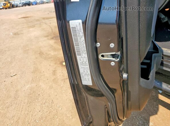 1C6RR7LT4JS241407 2018 RAM 1500 Black Vista del compartimento del motor