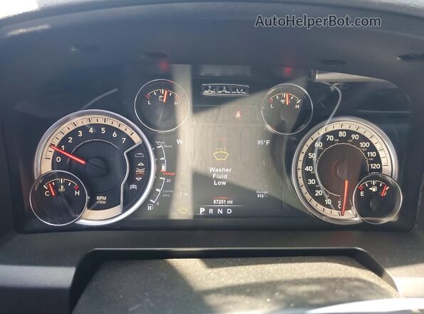 1C6RR7LT4JS241407 2018 RAM 1500 Black Vista del cuadro de instrumentos