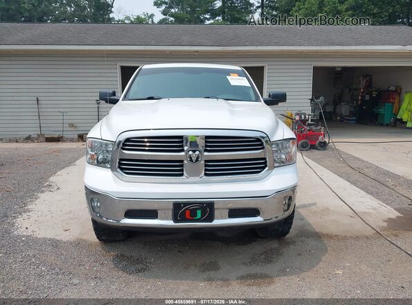1C6RR7LT4JS294673 2018 RAM 1500 White Vista del cuadro de instrumentos