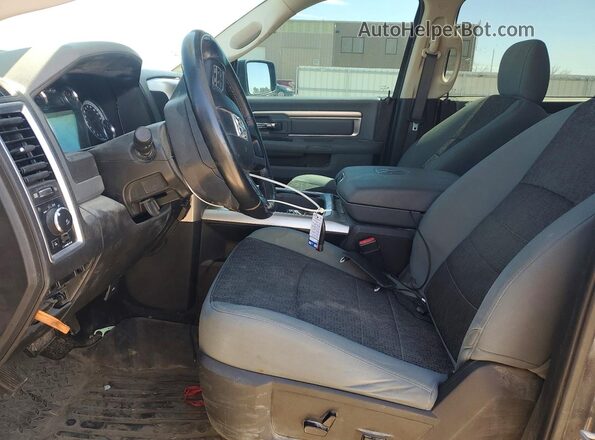 1C6RR7LT5KS523749 2019 RAM 1500 Black Front interior view