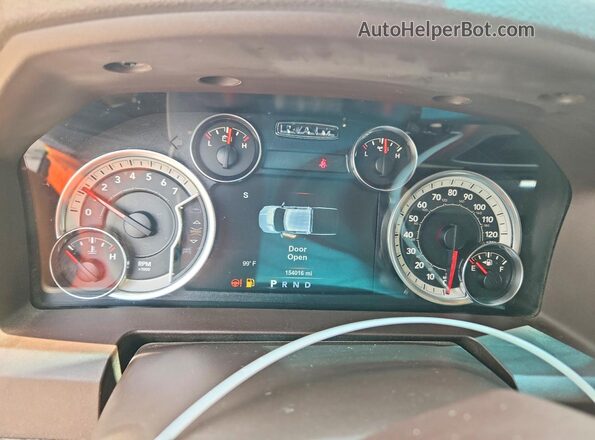 1C6RR7LT6JS117770 2018 RAM 1500 White Widok zestawu wskaźników