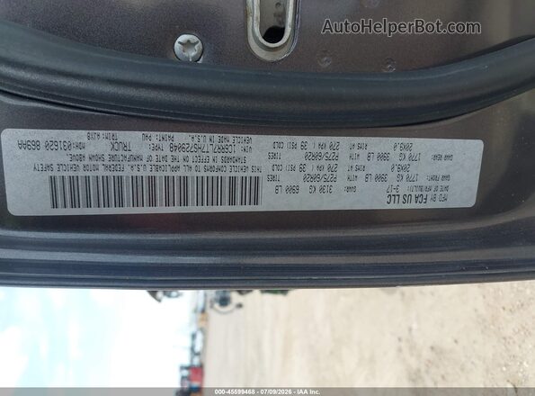 1C6RR7LT7HS729048 2017 RAM 1500 Gray Widok komory silnika