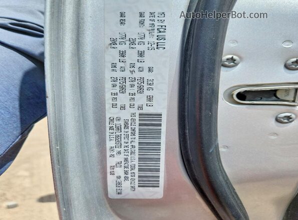 1C6RR7LT8GS203722 2016 RAM 1500 Серебряный Вид подкапотного пространства