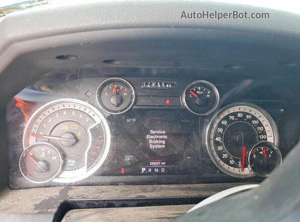 1C6RR7LT8GS203722 2016 RAM 1500 Серебряный Вид щитка приборов
