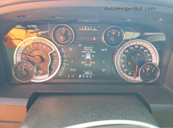 1C6RR7LT9MS505550 2021 RAM 1500 White ხელსაწყოთა პანელის ხედი