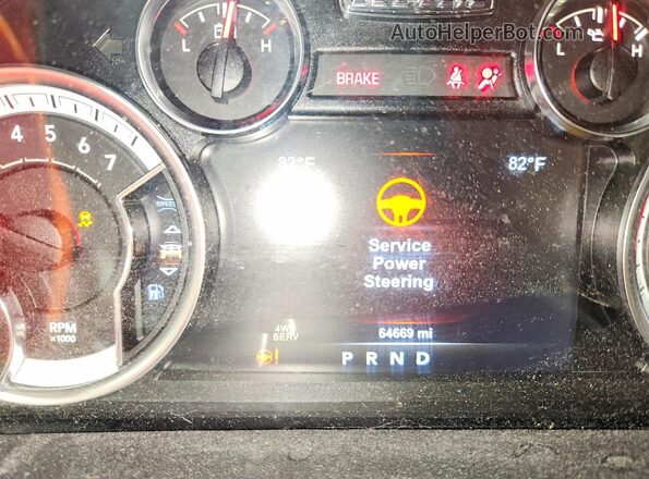 1C6RR7MT2JS109714 2018 RAM 1500 Red Instrument cluster view