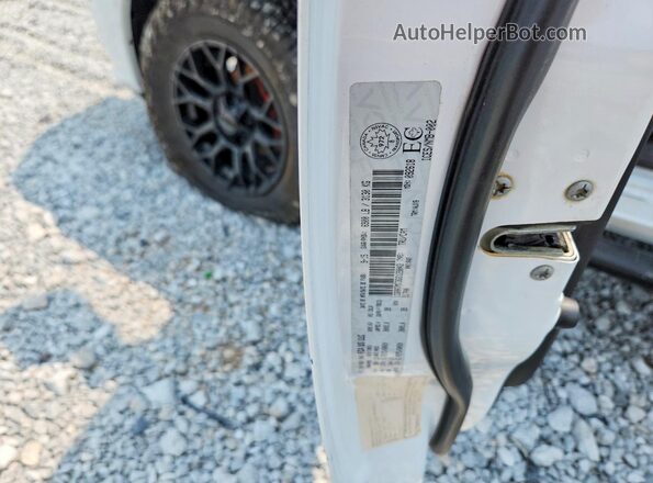 1C6RR7MT3GS129043 2016 RAM 1500 White Widok komory silnika