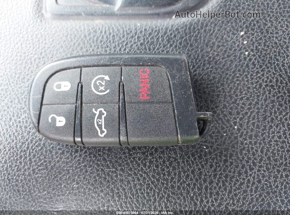 1C6RR7MT5HS666370 2017 RAM 1500 Red Widok deski rozdzielczej