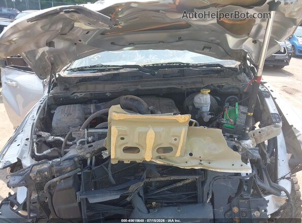 1C6RR7MT6JS291093 2018 RAM 1500 Silver Rear view