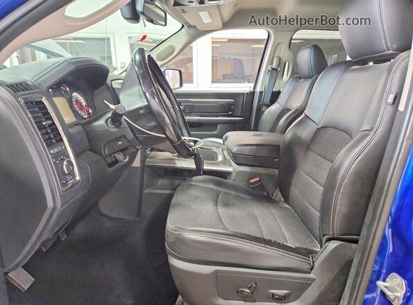 1C6RR7MT7JS172212 2018 RAM 1500 Синий Вид салона спереди