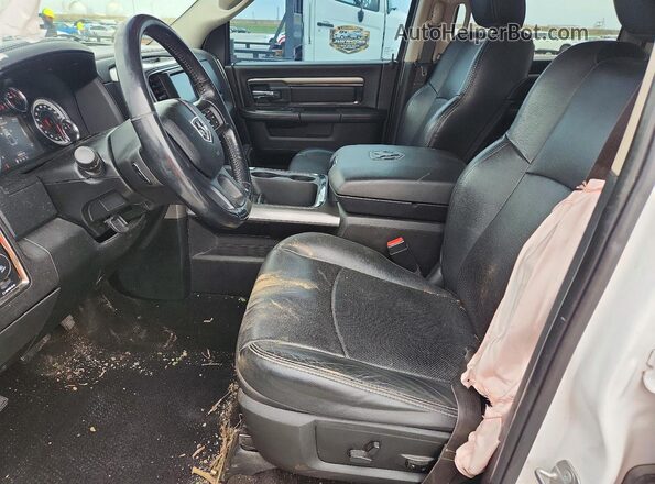 1C6RR7MT8HS716582 2017 RAM 1500 White Vista interior delantera
