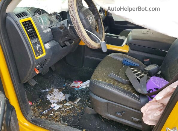 1C6RR7MT9GS329859 2016 RAM 1500 Yellow Вид салону спереду