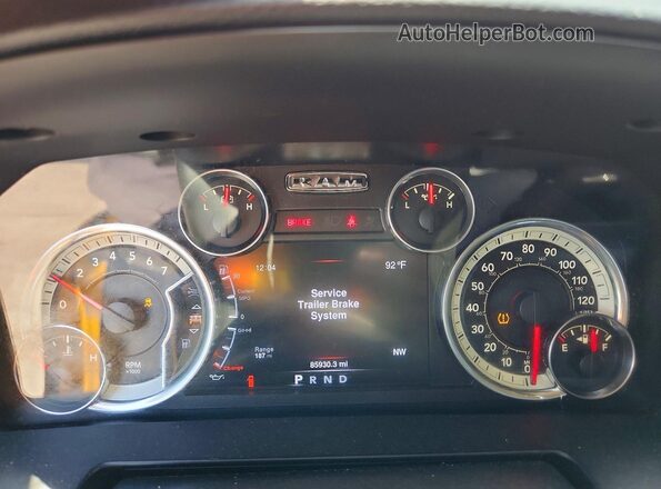 1C6RR7MT9GS354082 2016 RAM 1500 Желтый Вид щитка приборов