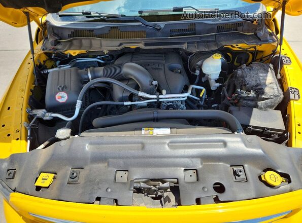 1C6RR7MT9GS354082 2016 RAM 1500 Желтый Вид задней части салона