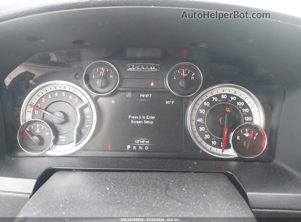 1C6RR7MT9JS156769 2018 RAM 1500 Black Widok tylnych siedzeń