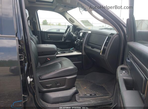 1C6RR7MT9JS156769 2018 RAM 1500 Black Widok wnętrza z przodu