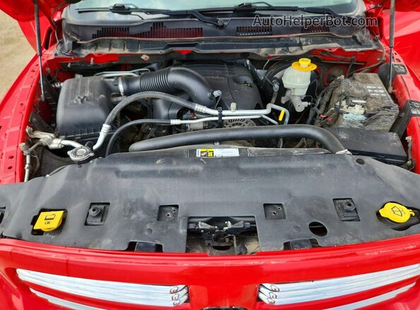 1C6RR7MTXGS224019 2016 RAM 1500 Красный Вид задней части салона