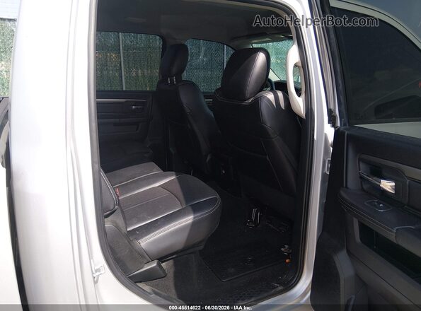 1C6RR7MTXJS180644 2018 RAM 1500 Silver Widok naklejki z numerem VIN