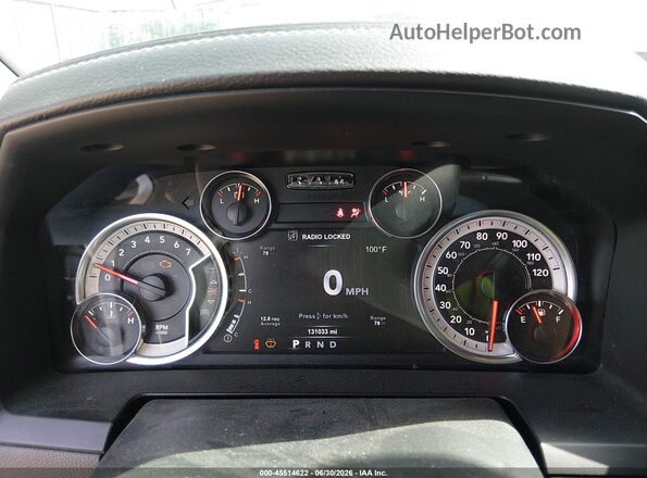 1C6RR7MTXJS180644 2018 RAM 1500 Silver Widok tylnych siedzeń