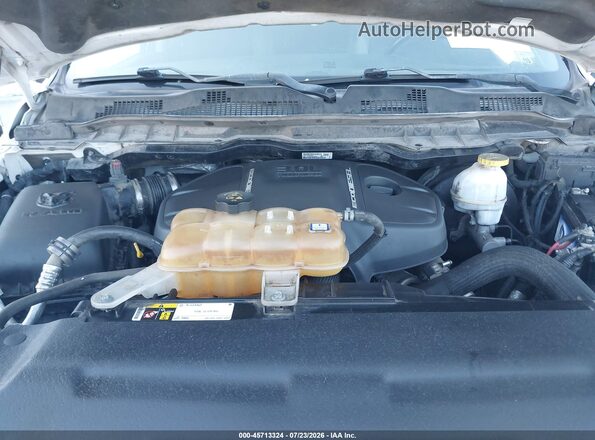 1C6RR7NM0JS237618 2018 RAM 1500 White Հետևի տեսք
