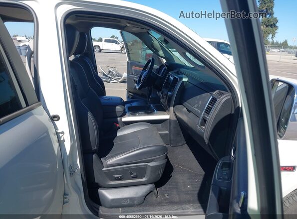 1C6RR7NM6JS310202 2018 RAM 1500 White Front interior view