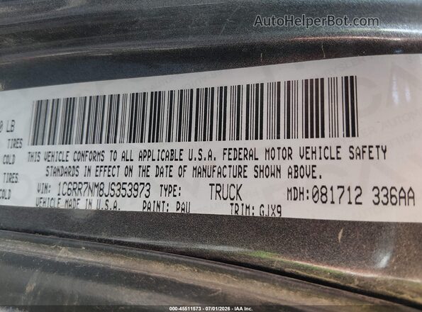 1C6RR7NM8JS353973 2018 RAM 1500 Gray Vista del compartimento del motor