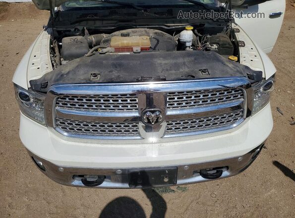 1C6RR7NMXJS353487 2018 RAM 1500 White Vista interior trasera