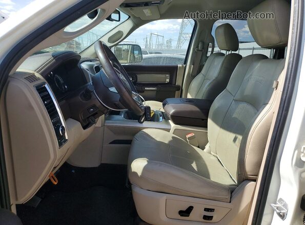 1C6RR7NMXJS353487 2018 RAM 1500 White Vista interior delantera