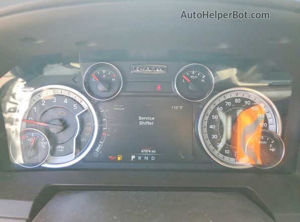 1C6RR7NMXJS353487 2018 RAM 1500 White Vista del cuadro de instrumentos