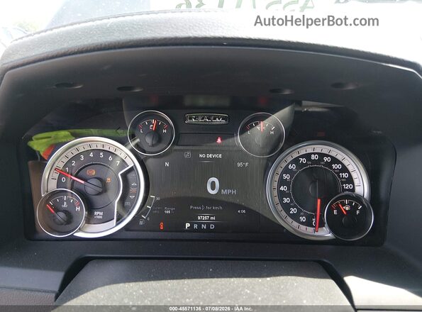 1C6RR7NT2JS159124 2018 RAM 1500 Gray Հետևի նստատեղերի տեսք