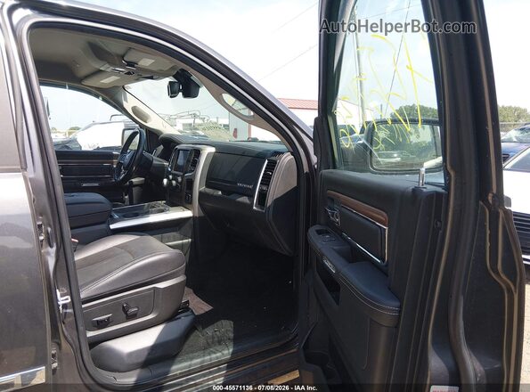 1C6RR7NT2JS159124 2018 RAM 1500 Gray Սալոնի դիմացի տեսք