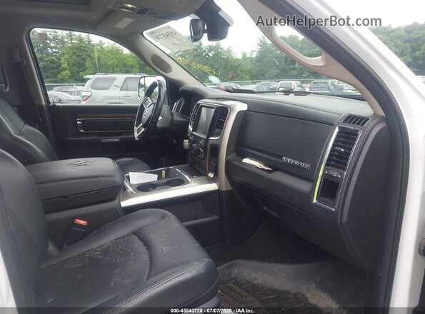 1C6RR7NT4HS802888 2017 RAM 1500 White Widok wnętrza z przodu