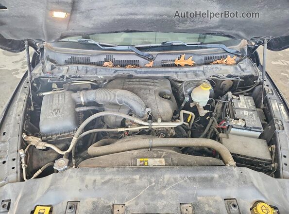 1C6RR7NT5HS783722 2017 RAM 1500 Charcoal უკანა სალონის ხედი