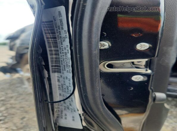 1C6RR7NT7JS137989 2018 RAM 1500 Black Engine compartment view