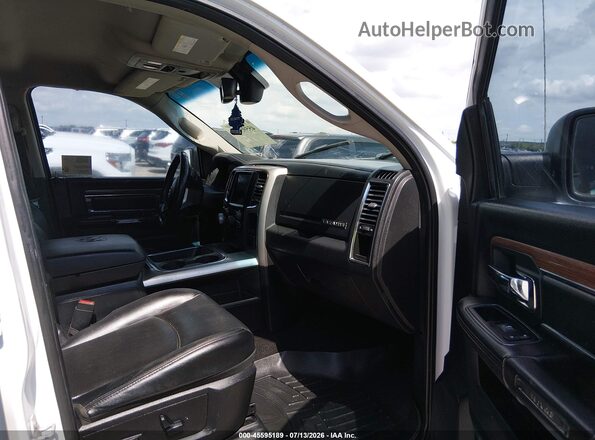1C6RR7NTXHS688797 2017 RAM 1500 Белый Вид салона спереди